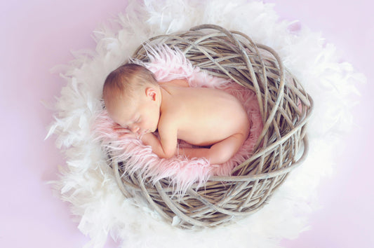 Préparer l'arrivée de bébé : Tout ce qu'il vous faut pour une première année sereine