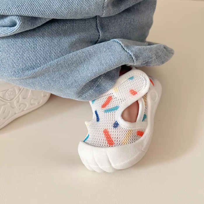 SAFETIPIEDS™ - Chaussures Antidérapantes Bébé + 6 Paires OFFERTES + E-book Cadeau