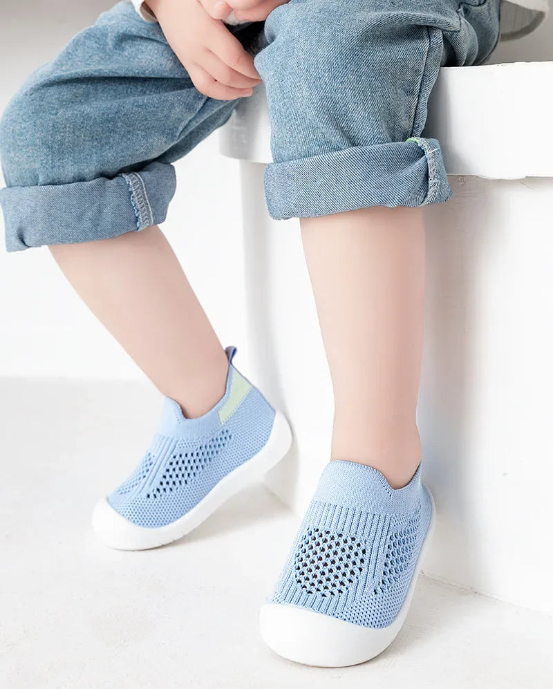 Chaussures bébé ultra respirantes | CooliPieds™